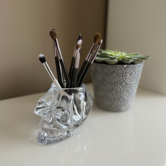 Makeup Brush or Pen Holder Glass Skull - Picture 3 of 8